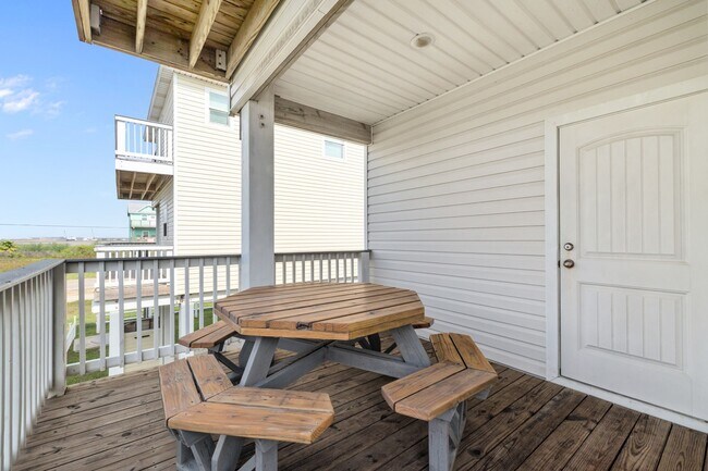 Building Photo - 139 W Palm