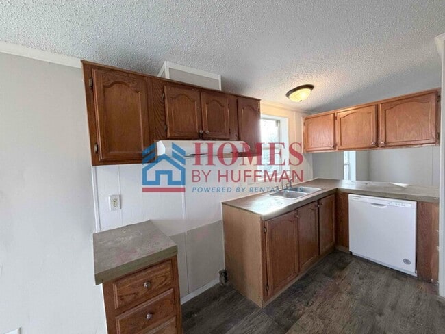 Building Photo - Three Bedroom | Two Bath House