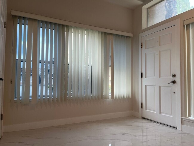 Building Photo - Remodeled Townhome in the Heart of Cupertino!