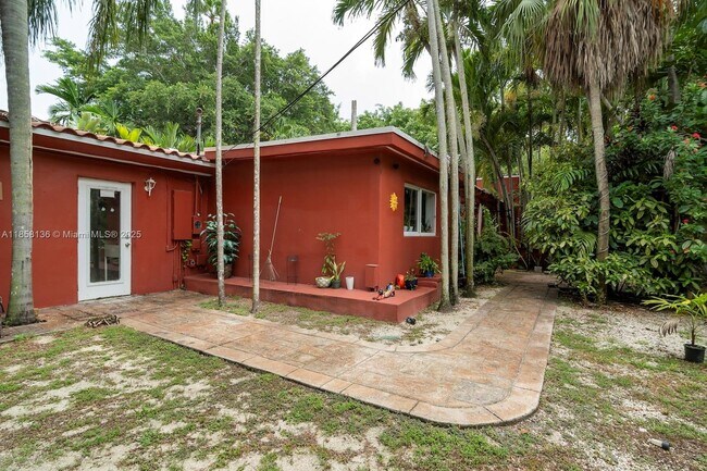 Building Photo - 14000 N Miami Ave