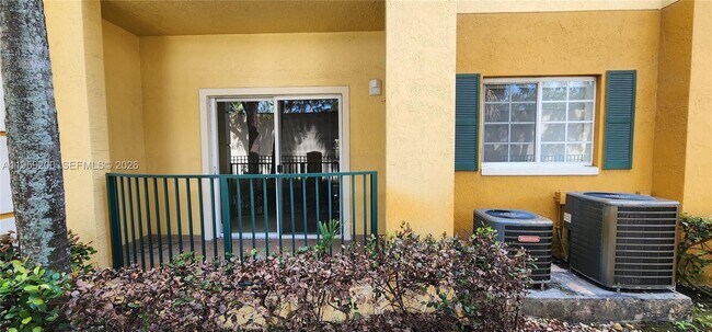 Building Photo - 7360 NW 114th Ave