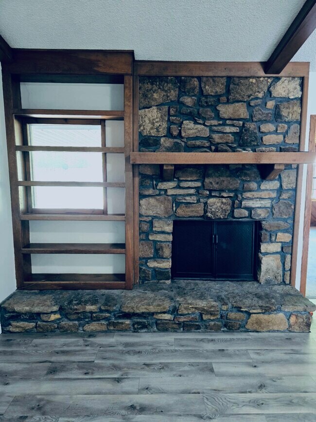 Building Photo - 3301 Bryn Mawr Cir