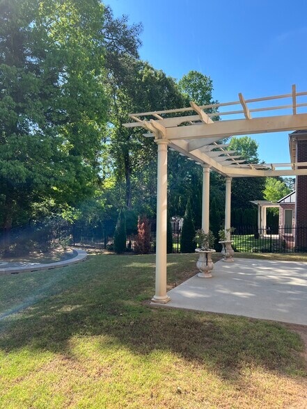 Patio - 440 Wembley Cir