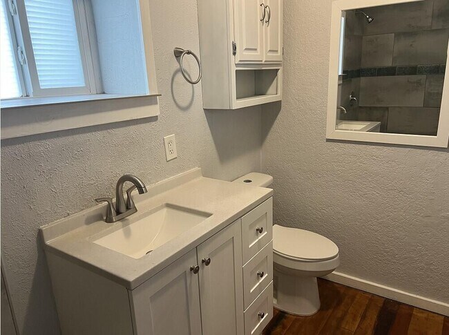 Building Photo - 2618 Idalia Ave