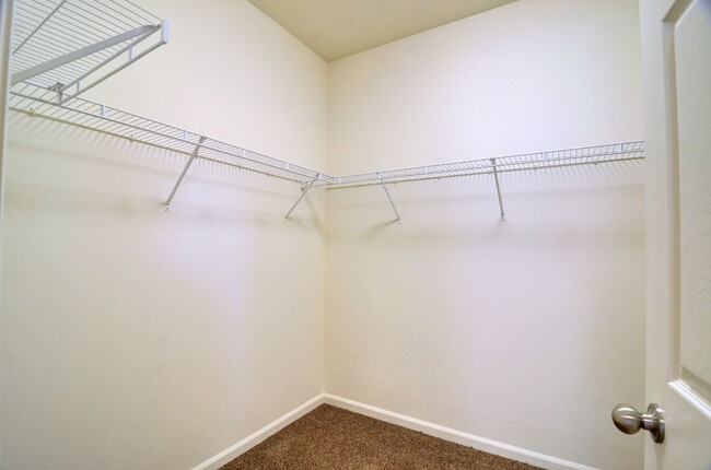 Building Photo - Fantastic Harlan Patio Home with Fenced Fr...