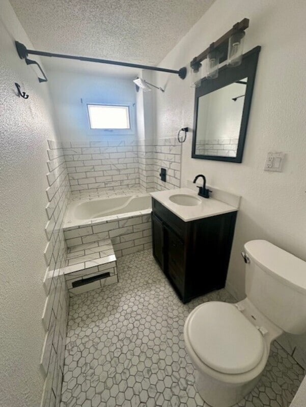 Building Photo - 123 N Elm St