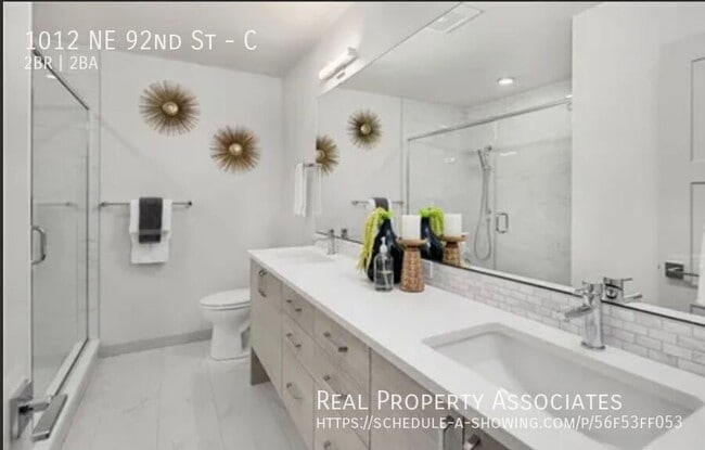 Building Photo - 1012 NE 92nd St