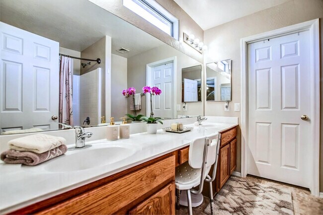 Building Photo - 24347 N Oasis Blvd