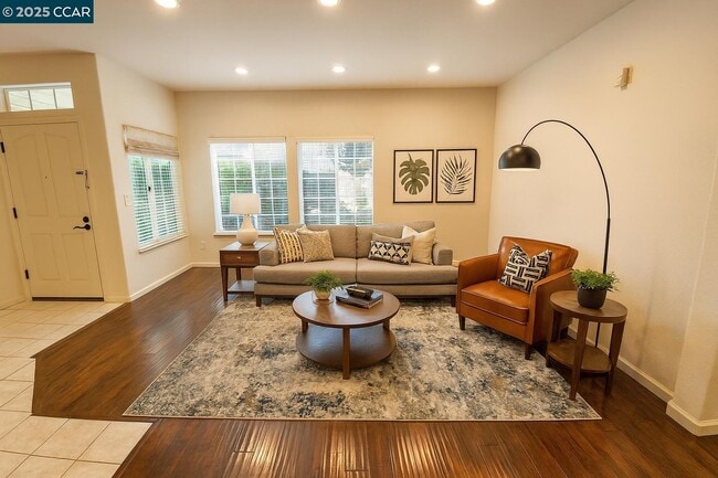 Building Photo - 149 Heritage Park Dr