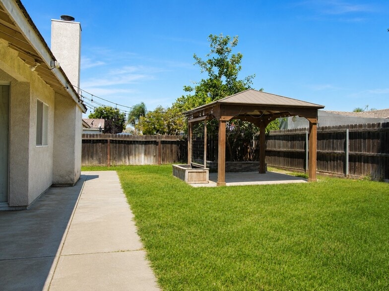 Building Photo - 686 Wexford Ct