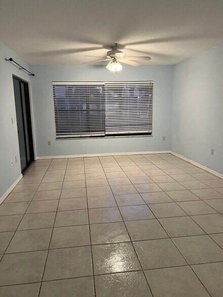 Building Photo - 404 Bouchelle Dr