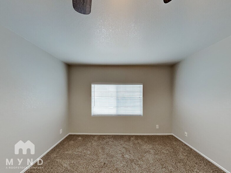 Building Photo - 2835 Floral Peak Dr