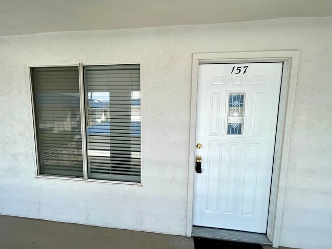 Building Photo - Great 1 Bedroom Condo in the Roadhaven Condos Gated Community!