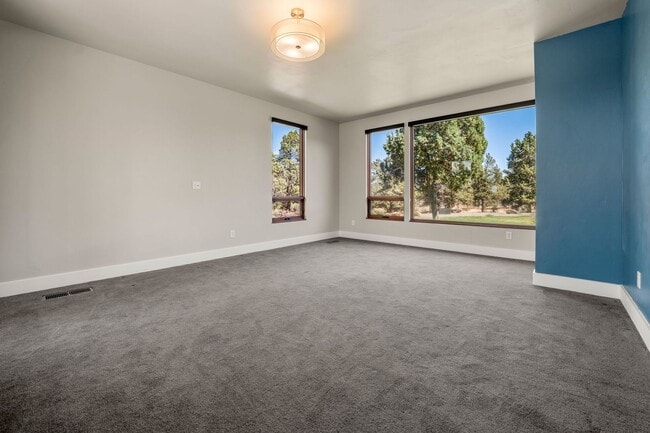 Building Photo - 64144 Pioneer Loop