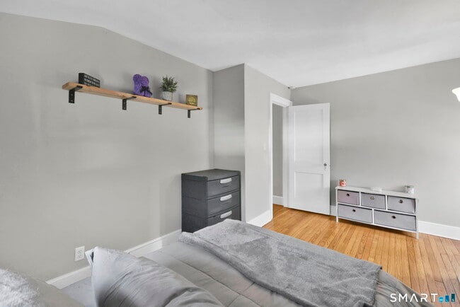 Building Photo - 829 Wells Rd