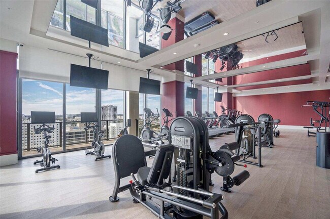 Building Photo - 601 N Miami Ave