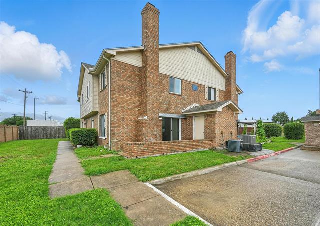Building Photo - 3931 N Garland Ave