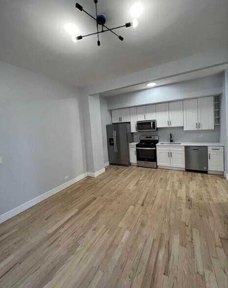 Primary Photo - 932 N Richmond St