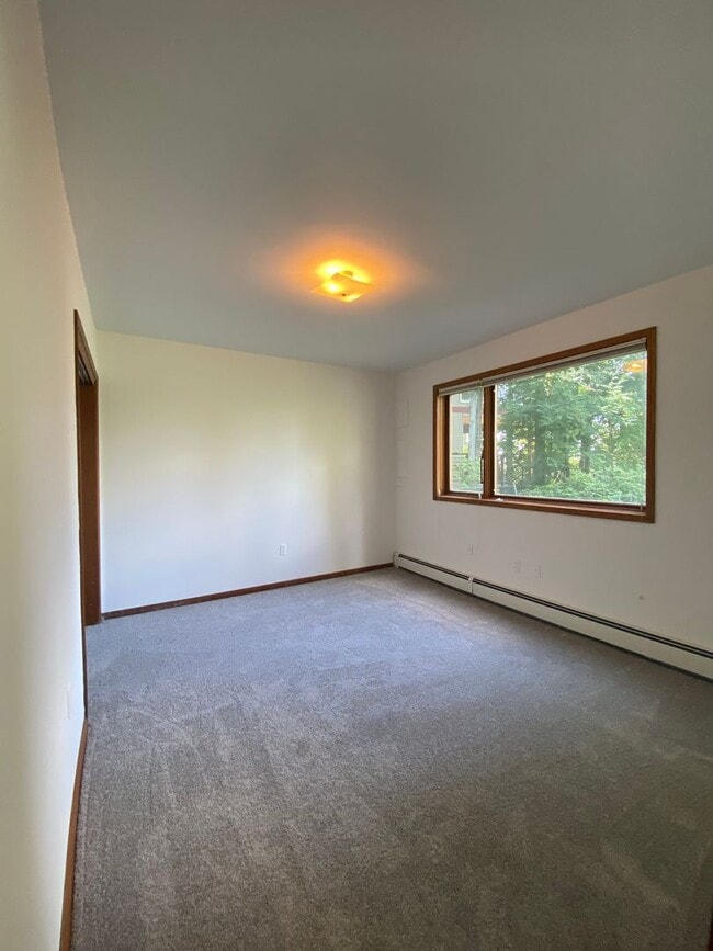 Building Photo - Stunning 3 bed, 2 bath home in historic Ro...