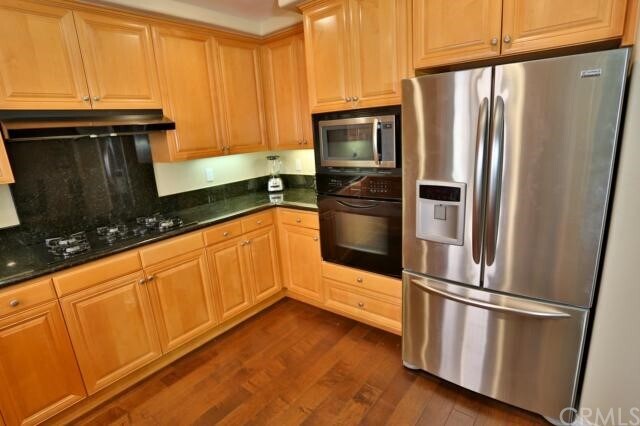 Building Photo - 322 5th St