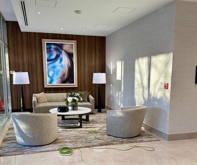 Building Photo - 44 Washington St