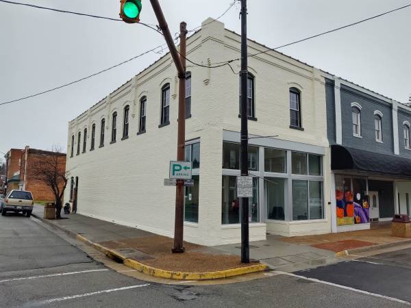 Building Photo - 204 Jefferson Ave N