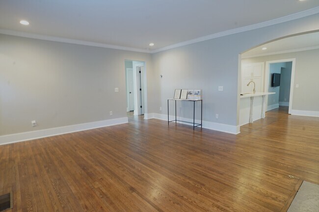 Building Photo - 714 Arlington Ave