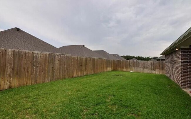 Building Photo - 3601 Davidson Dr