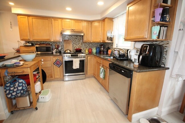 Building Photo - 165 Lynn Fells Pkwy