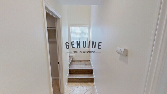 Building Photo - 1224 W Balboa Blvd