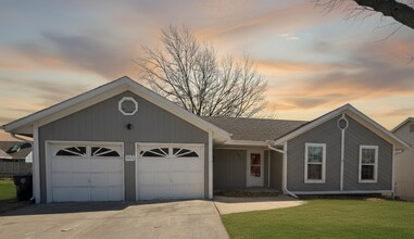 Building Photo - SEE IT NOW: Bright & Spacious Living in the Heart of North Kansas City!