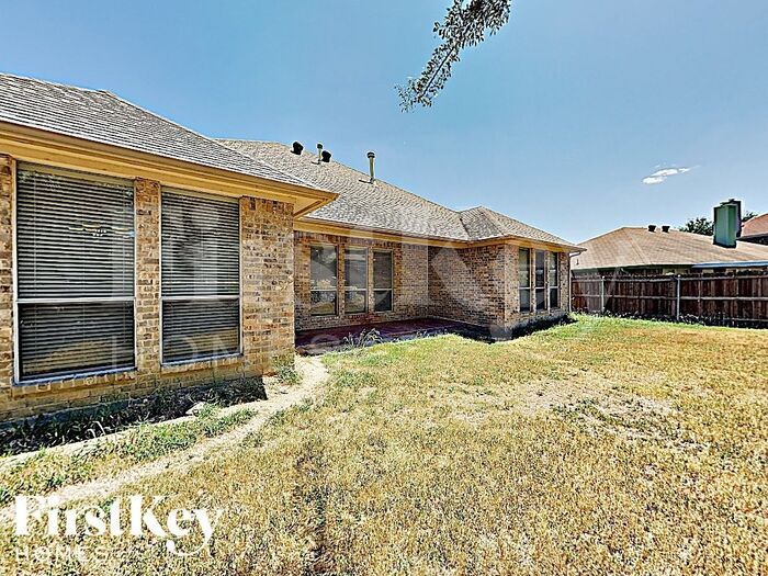 Building Photo - 10163 Trail Ridge Dr