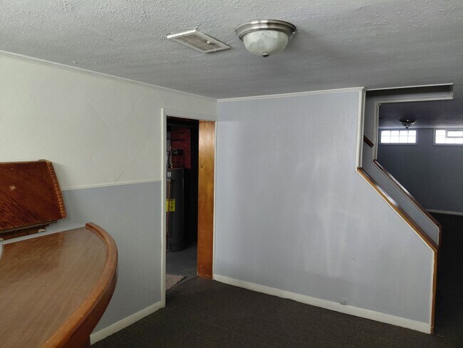 Building Photo - 4 bedroom, 2 full bath bungalow near Cedar and Warrensville