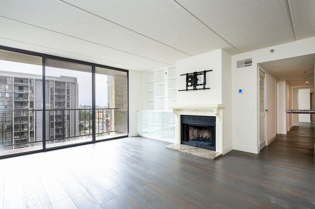 Building Photo - 50% Off First Month's Rent! Stellar Symphony Terrace Condo!