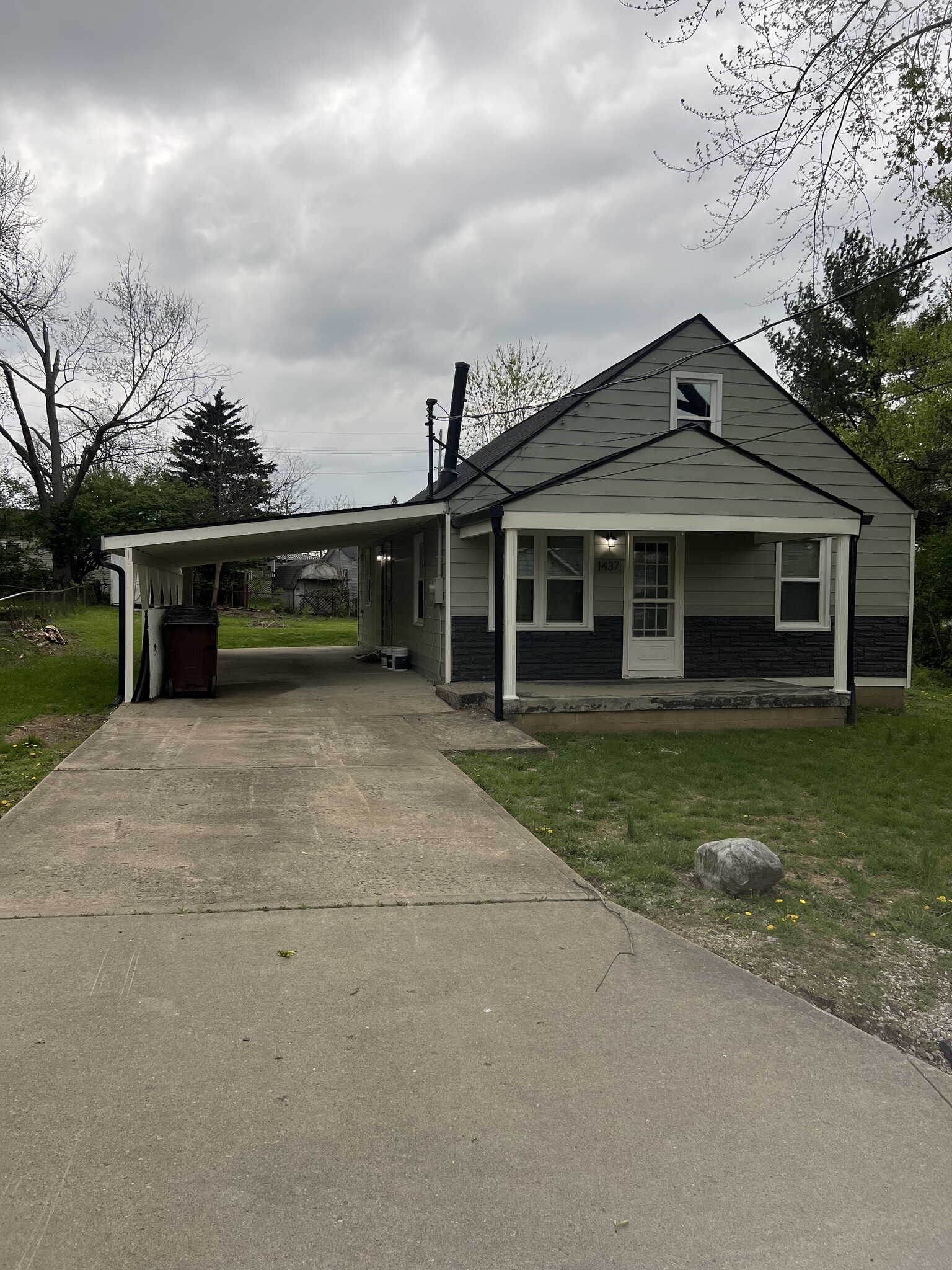 Building Photo - 1437 Exeter Ave