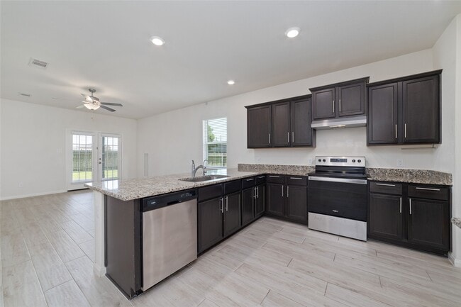 Building Photo - 3000 Iron Woods Dr