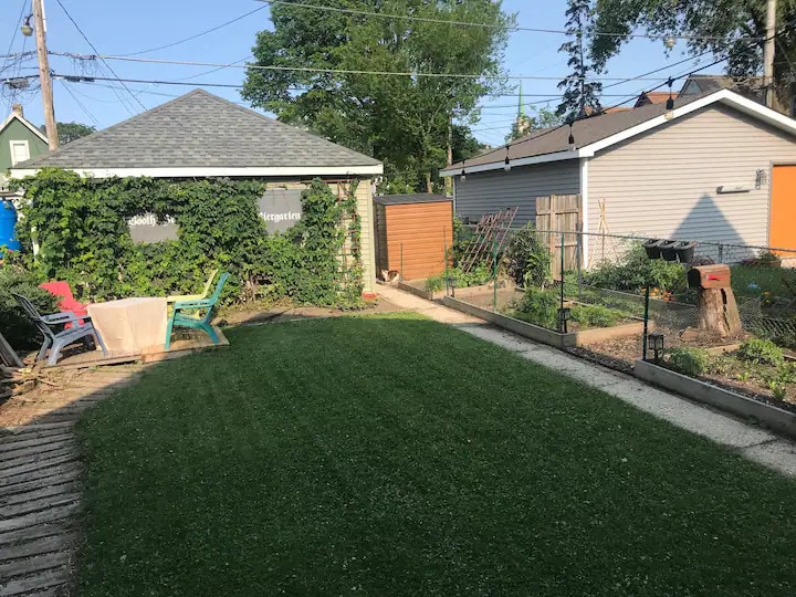 Backyard - 3122 N Booth St