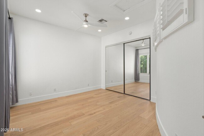 Building Photo - 7471 E Sunnyvale Dr