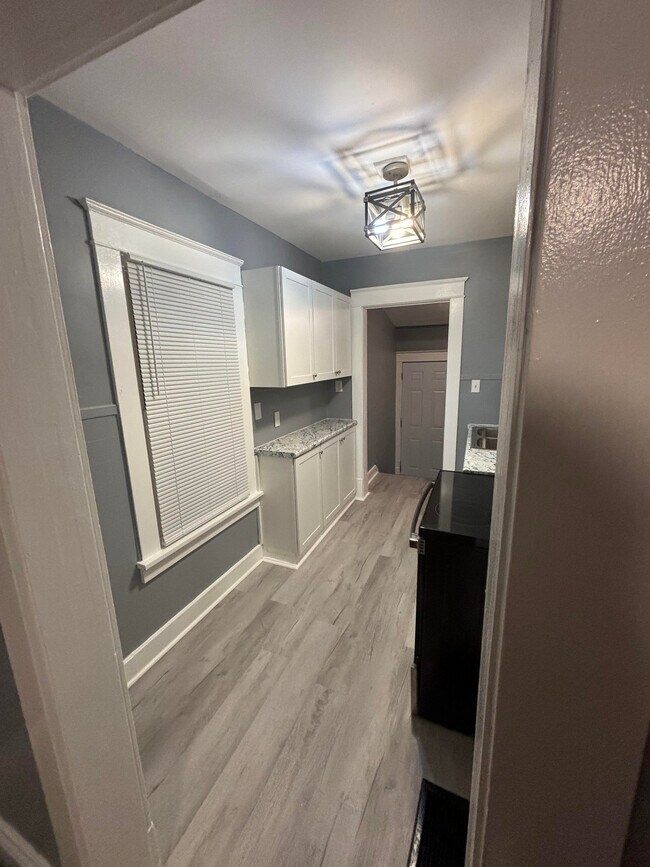 Building Photo - 3132 Mapleleaf Ave