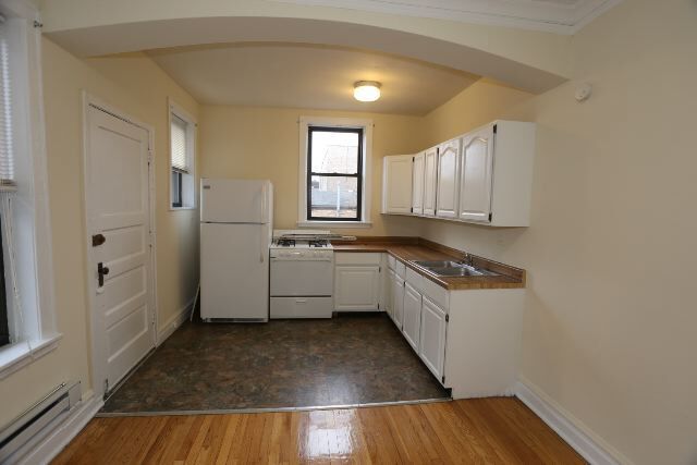 Building Photo - 3913 N Janssen Ave