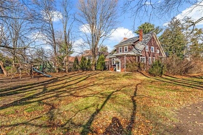 Building Photo - 9 Linden Ave