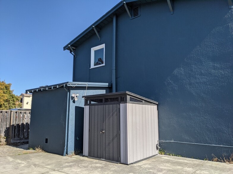 Building Photo - 6021 El Dorado St