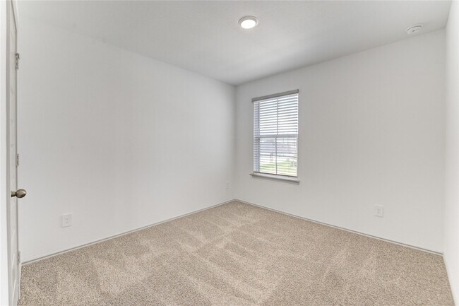 Building Photo - 7319 Sunset Crk Dr