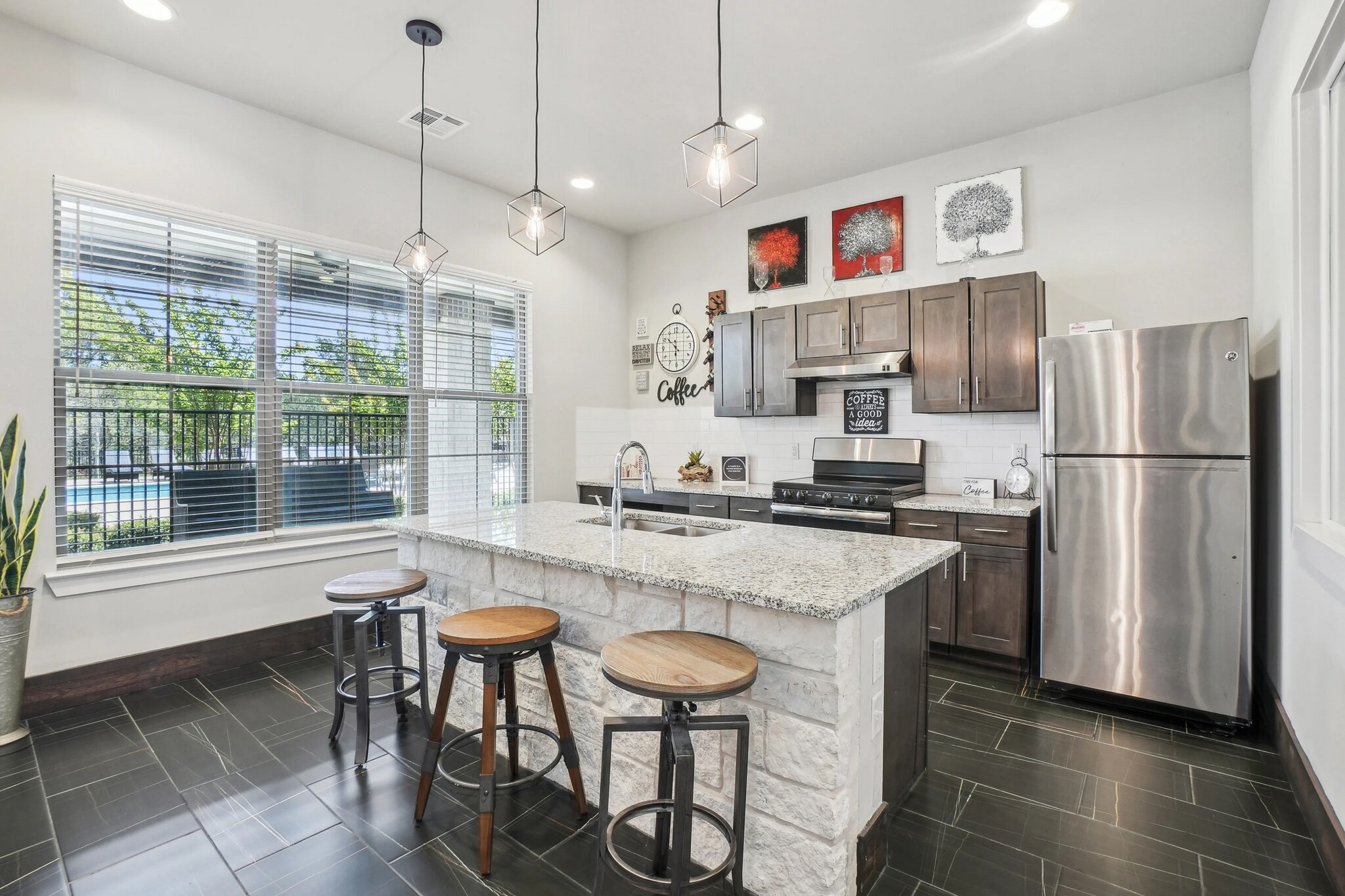 Building Photo - 8200 Clarksprings Dr