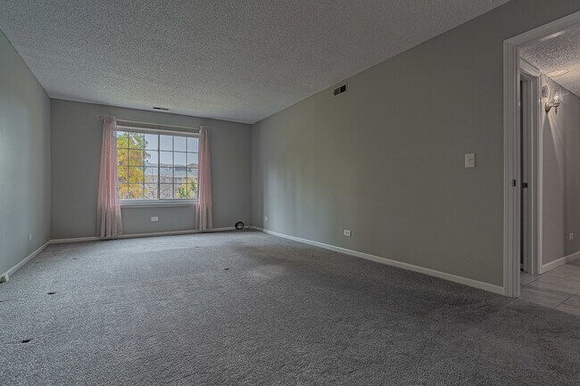 Building Photo - 520 Biesterfield Rd