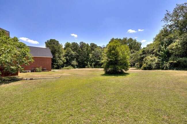 Building Photo - 2090-2094 4 Bridges Rd