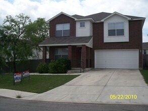 Building Photo - Huge House in a great area