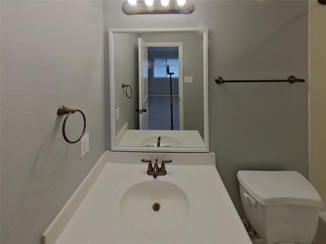 Building Photo - 2107 Parkvista Ct