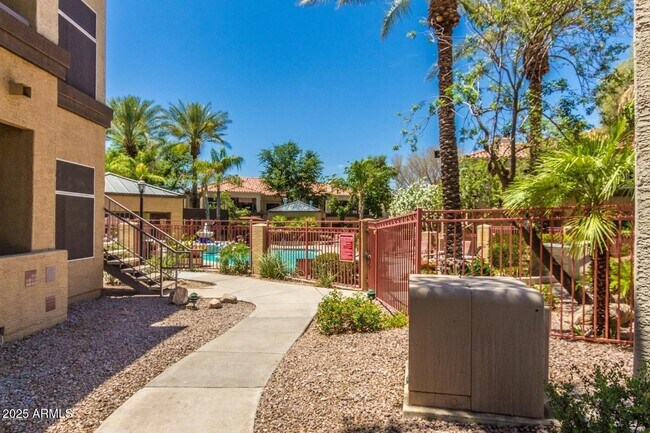 Building Photo - 11375 E Sahuaro Dr