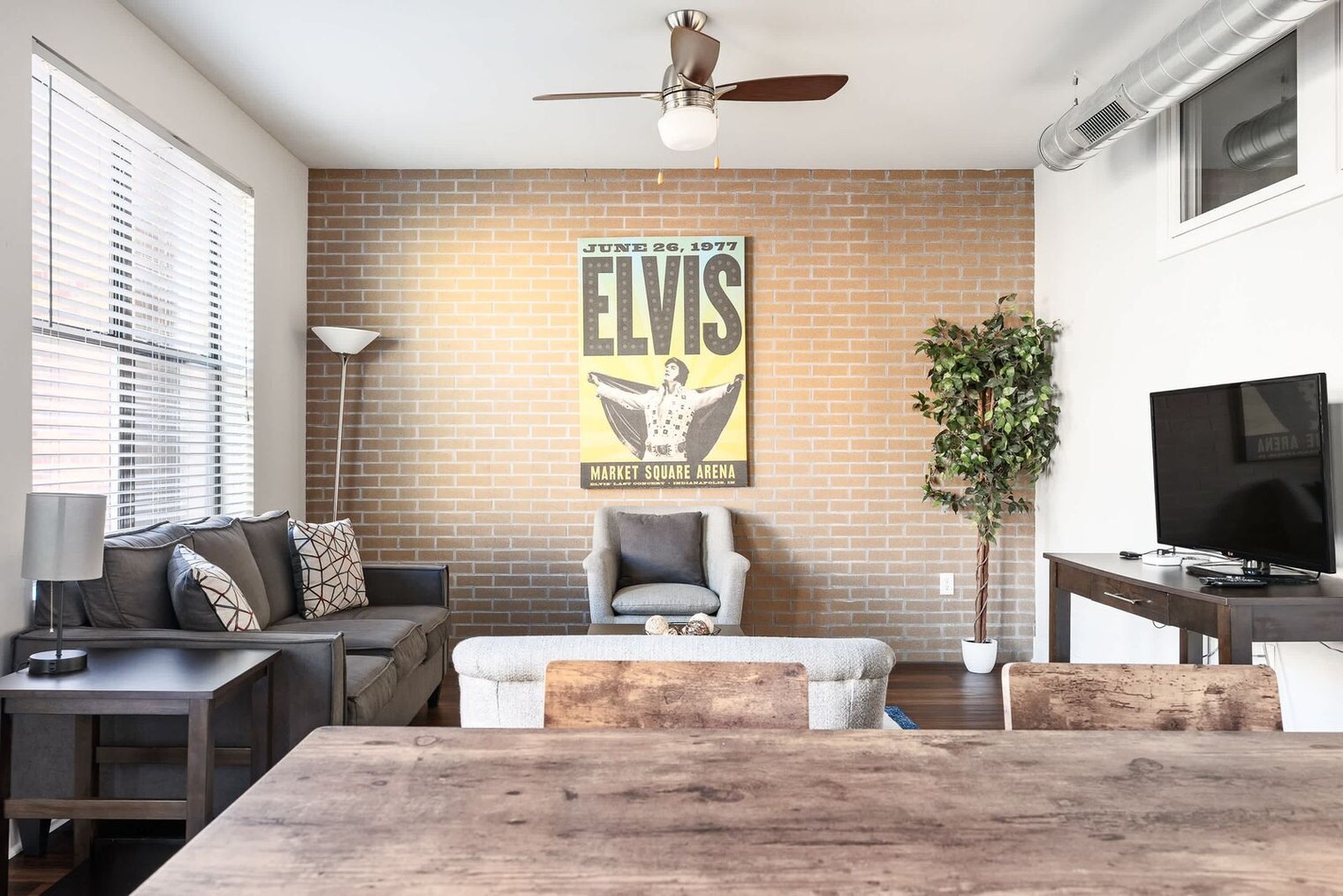 Building Photo - 235 S Delaware St